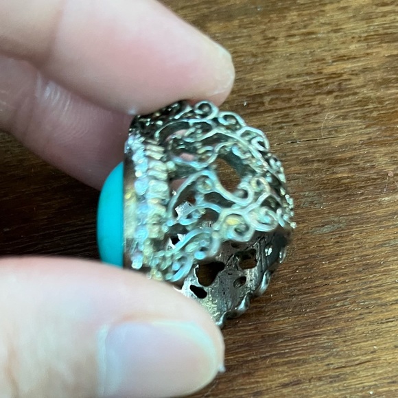 zirconium faux blue woman cocktail ring size 8 - Picture 2 of 2